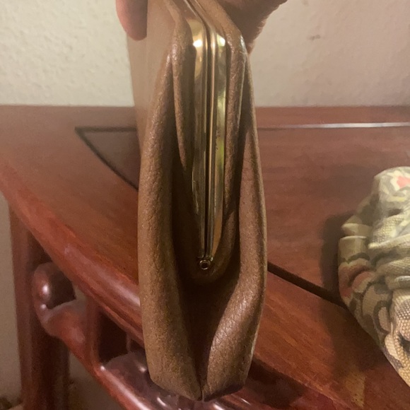 Fashion Clutch - Picture 3 of 6